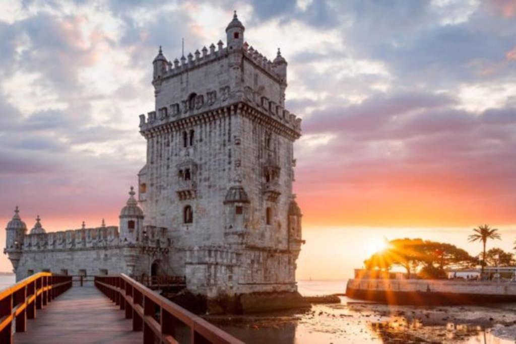 Classic Lisbon Homes: Bright & Central In Belem Exterior foto